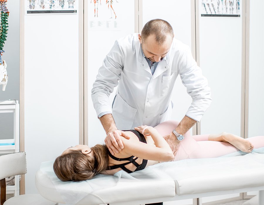 physiotherapist-doing-manual-treatment-6BXDWHZa.jpg